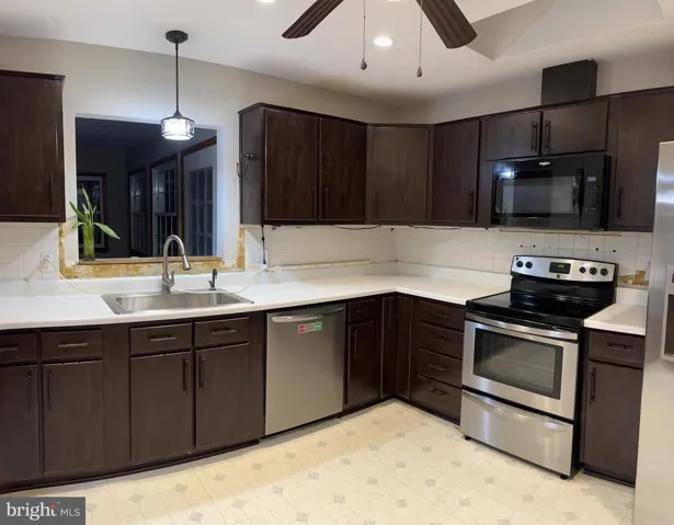 1106 S Sterling Blvd, Sterling, Virginia 20164