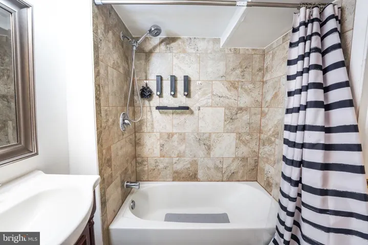 2600 Beacon Hill Rd, Alexandria, Virginia 22306