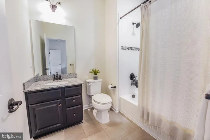 17067 Belle Isle Dr, Dumfries, Virginia 22026