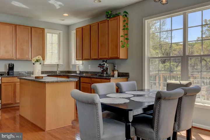 19240 Fuller Heights Rd, Triangle, Virginia 22172