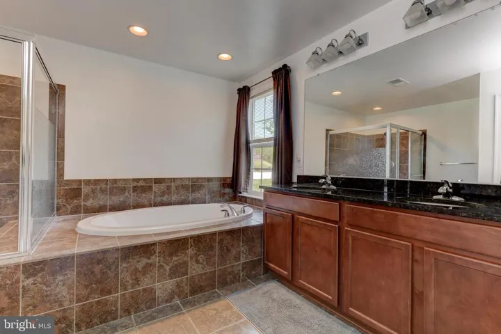 19240 Fuller Heights Rd, Triangle, Virginia 22172