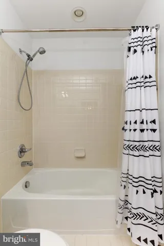 19240 Fuller Heights Rd, Triangle, Virginia 22172