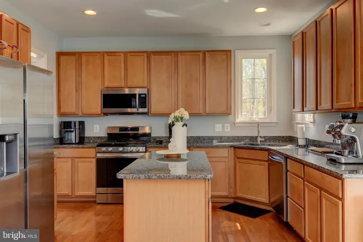 19240 Fuller Heights Rd, Triangle, Virginia 22172
