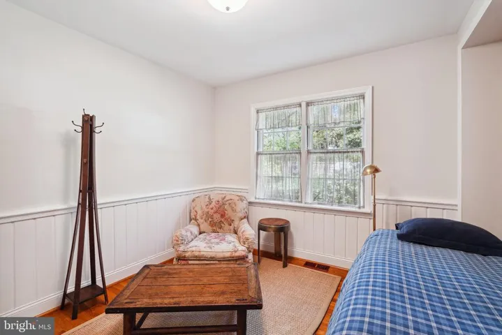 807 E Broad St, Falls Church, Virginia 22046