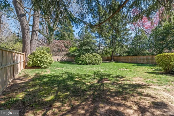 807 E Broad St, Falls Church, Virginia 22046