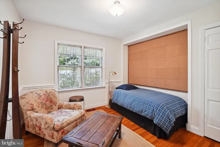 807 E Broad St, Falls Church, Virginia 22046