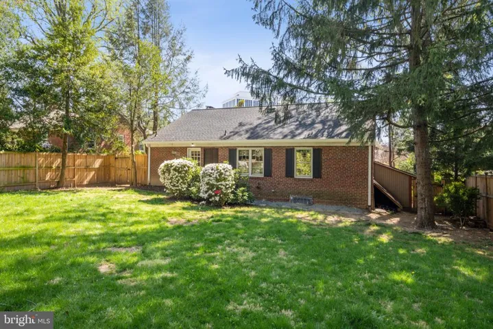 807 E Broad St, Falls Church, Virginia 22046