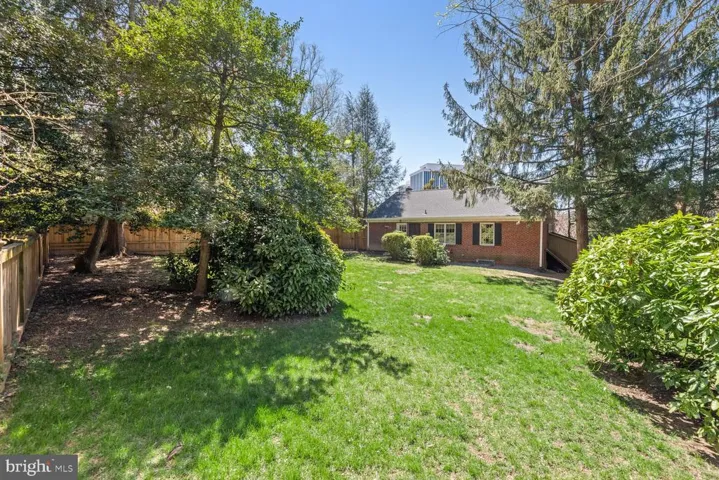 807 E Broad St, Falls Church, Virginia 22046
