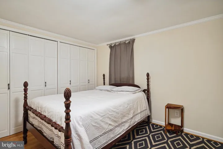 807 E Broad St, Falls Church, Virginia 22046
