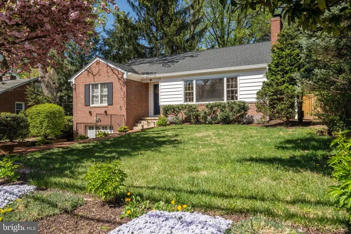 807 E Broad St, Falls Church, Virginia 22046