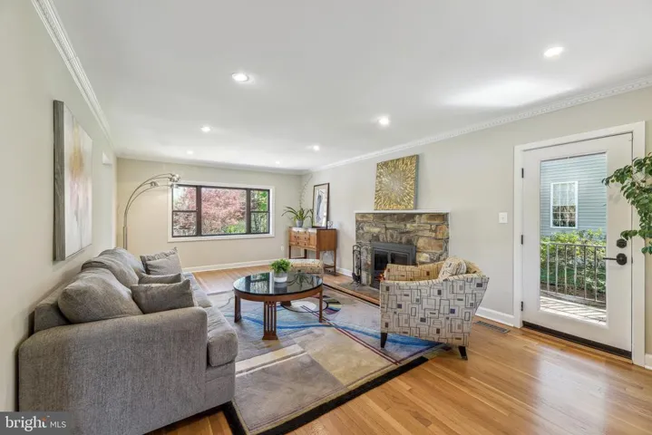 5219 Monroe Dr, Springfield, Virginia 22151