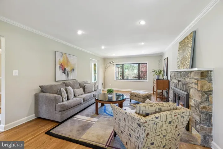 5219 Monroe Dr, Springfield, Virginia 22151