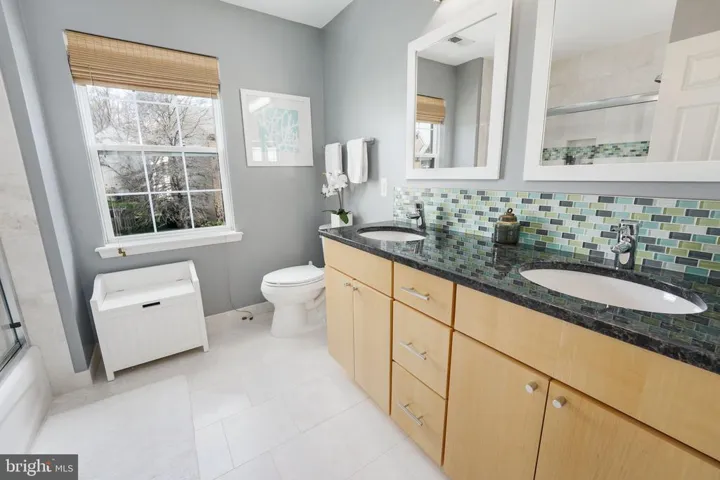 8919 Day Lilly Ct, Fairfax, Virginia 22031