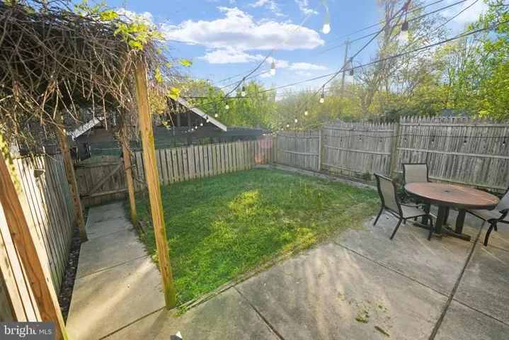 2406 Washington Blvd, Arlington, Virginia 22201