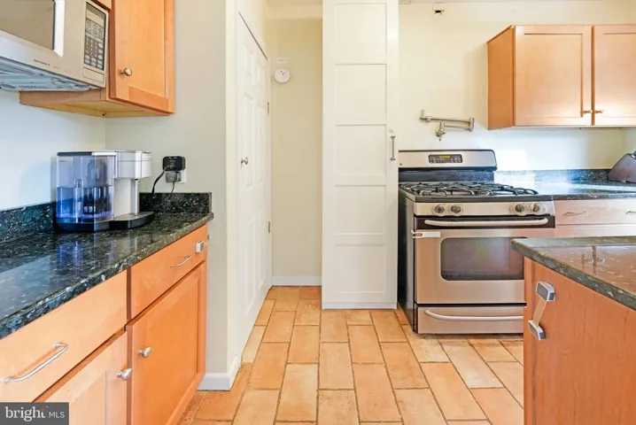 2406 Washington Blvd, Arlington, Virginia 22201
