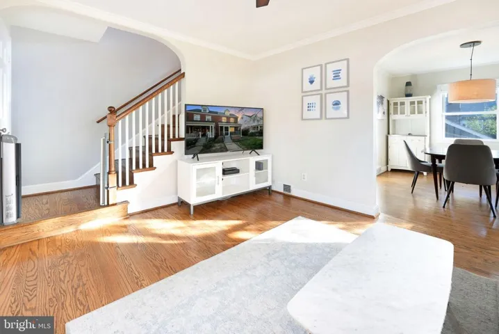 2406 Washington Blvd, Arlington, Virginia 22201
