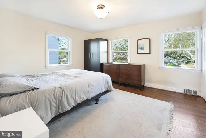 2406 Washington Blvd, Arlington, Virginia 22201