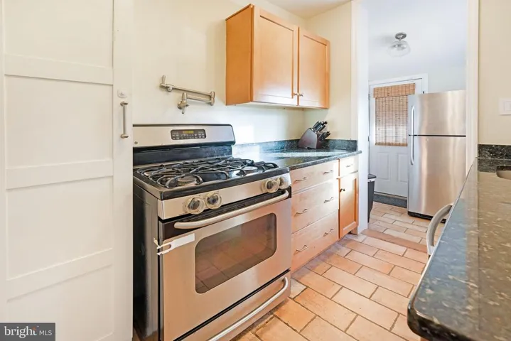 2406 Washington Blvd, Arlington, Virginia 22201