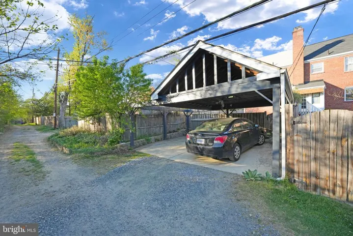 2406 Washington Blvd, Arlington, Virginia 22201