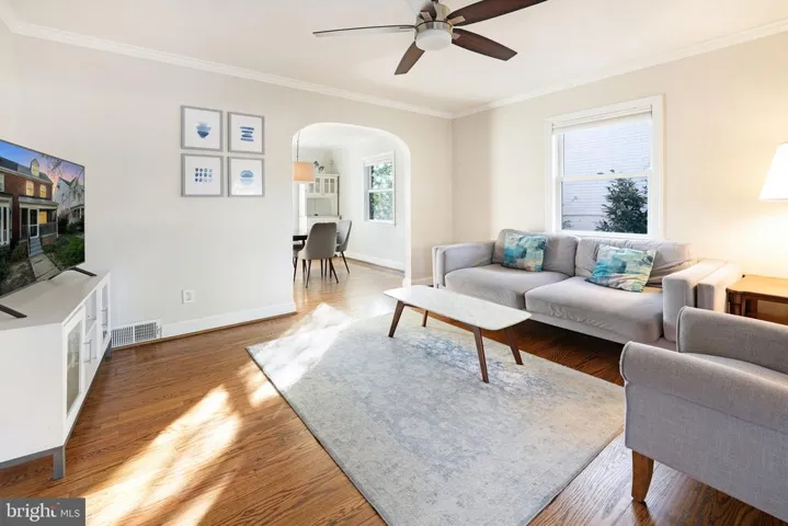2406 Washington Blvd, Arlington, Virginia 22201