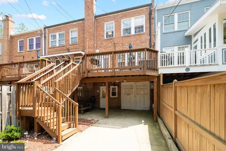 2454 39th Pl Nw, Washington, District of Columbia 20007