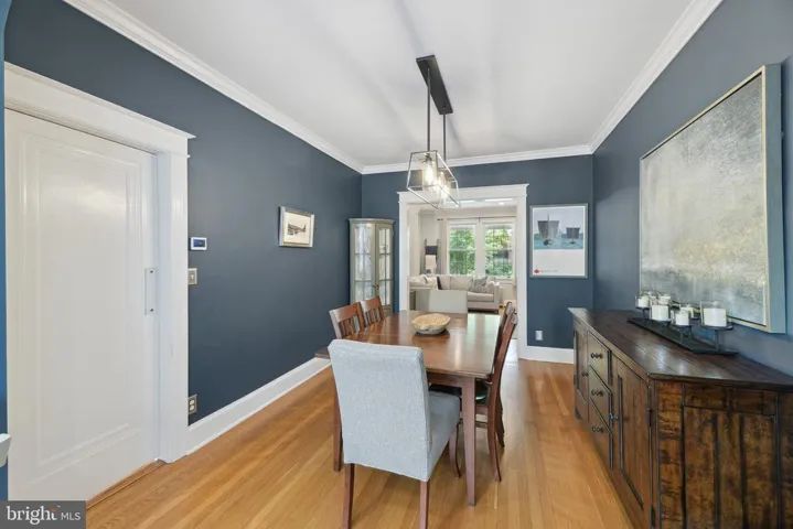 2454 39th Pl Nw, Washington, District of Columbia 20007