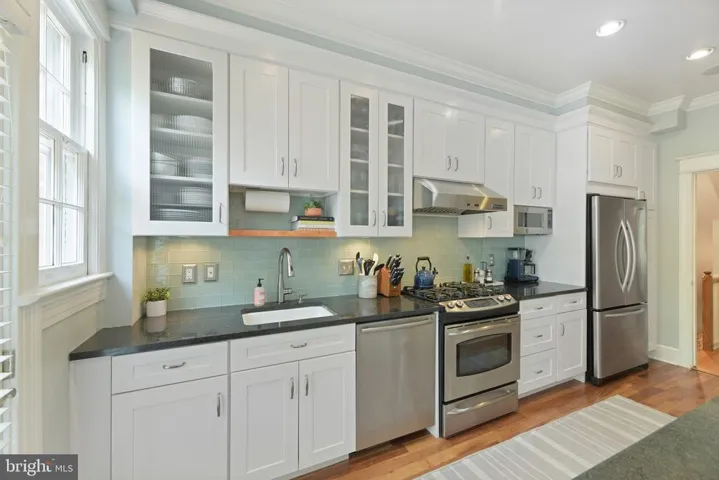 2454 39th Pl Nw, Washington, District of Columbia 20007