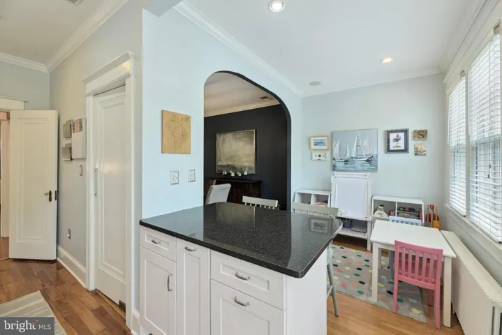 2454 39th Pl Nw, Washington, District of Columbia 20007