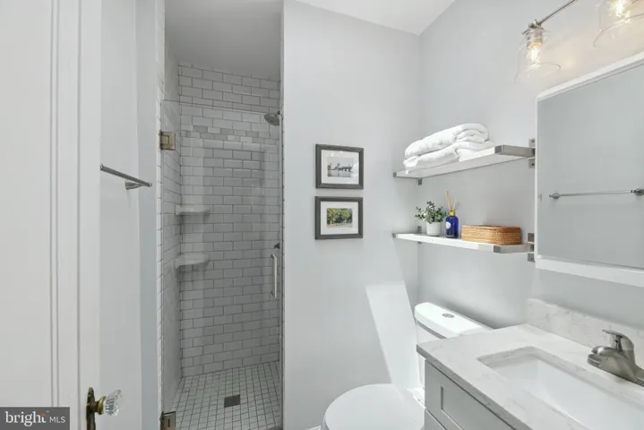 2454 39th Pl Nw, Washington, District of Columbia 20007