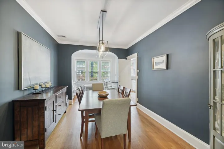 2454 39th Pl Nw, Washington, District of Columbia 20007