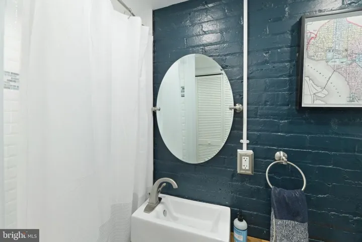 2454 39th Pl Nw, Washington, District of Columbia 20007