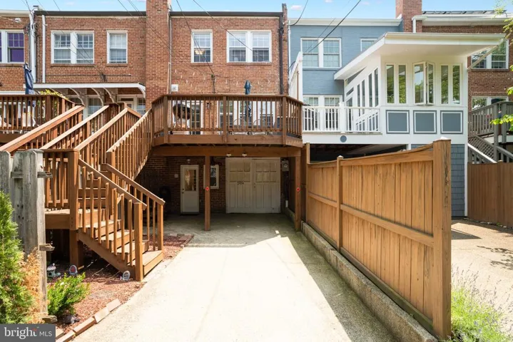 2454 39th Pl Nw, Washington, District of Columbia 20007