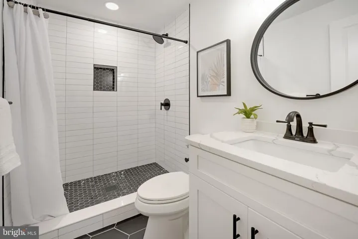 2724 Hickory St, Alexandria, Virginia 22305