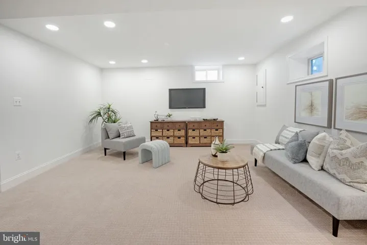 2724 Hickory St, Alexandria, Virginia 22305