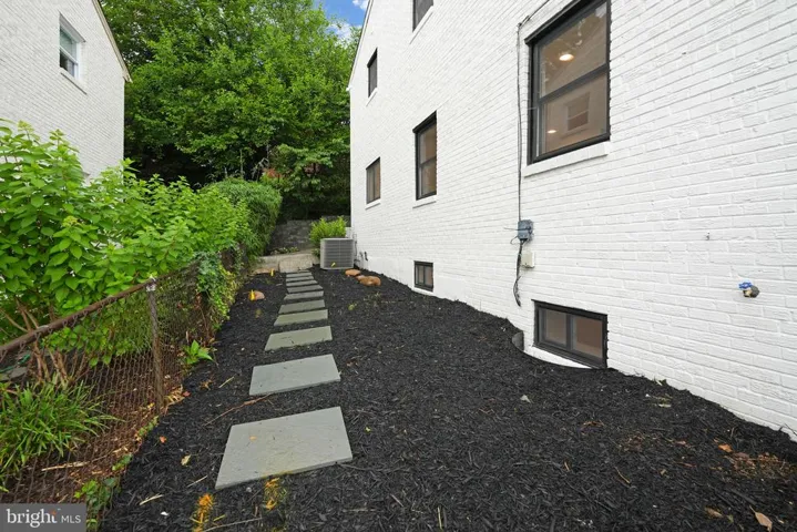 2724 Hickory St, Alexandria, Virginia 22305