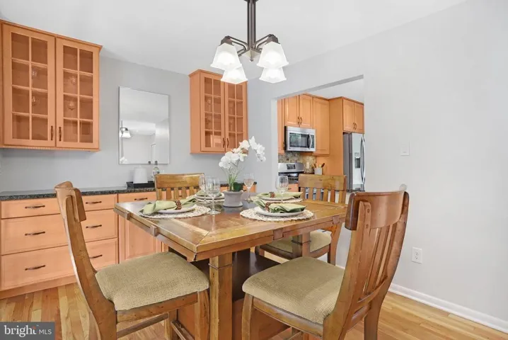 5522 Beaconsfield Ct, Burke, Virginia 22015