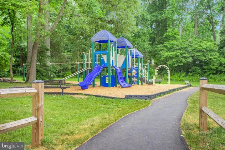 5522 Beaconsfield Ct, Burke, Virginia 22015