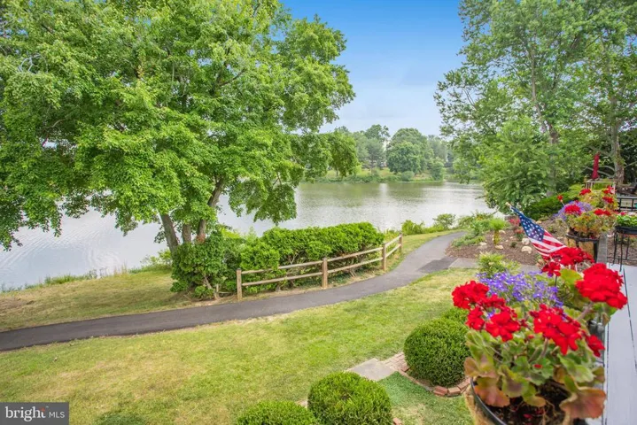 5522 Beaconsfield Ct, Burke, Virginia 22015