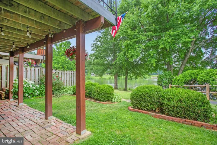 5522 Beaconsfield Ct, Burke, Virginia 22015