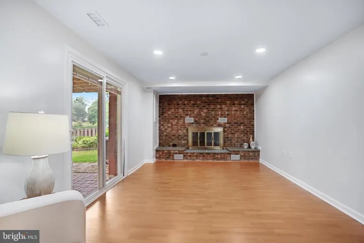 5522 Beaconsfield Ct, Burke, Virginia 22015