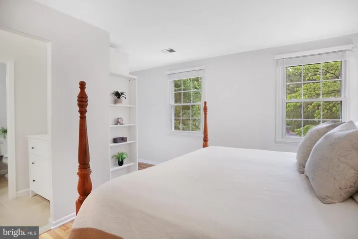 5522 Beaconsfield Ct, Burke, Virginia 22015