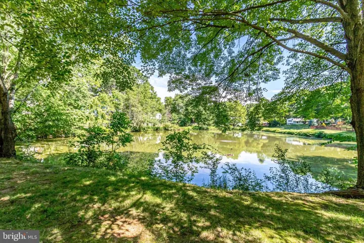 5522 Beaconsfield Ct, Burke, Virginia 22015