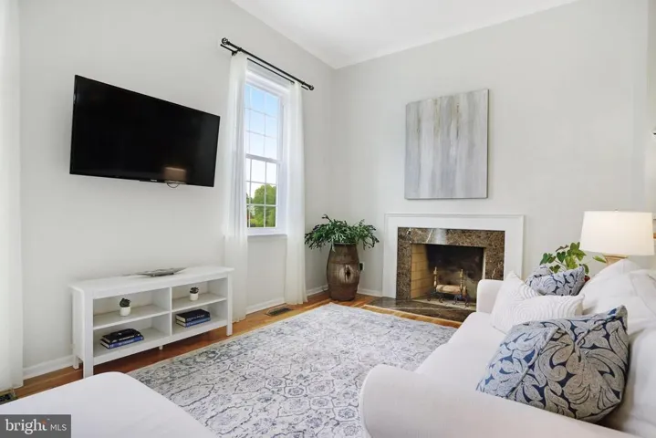 5522 Beaconsfield Ct, Burke, Virginia 22015