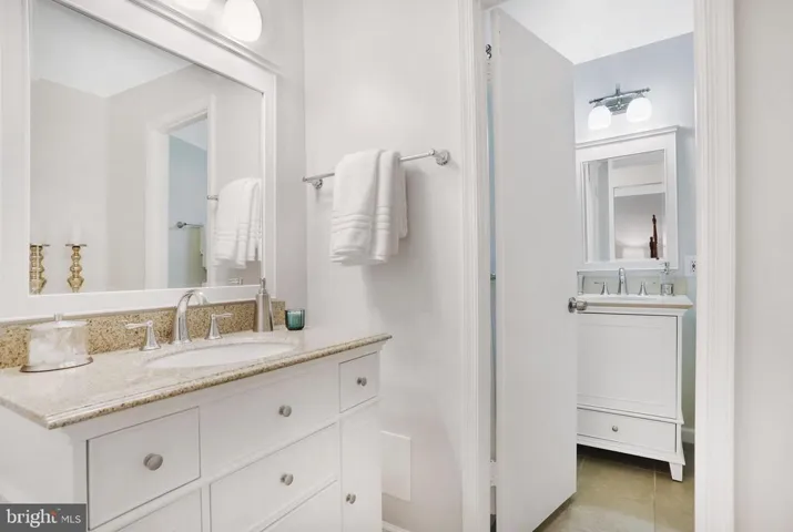5522 Beaconsfield Ct, Burke, Virginia 22015
