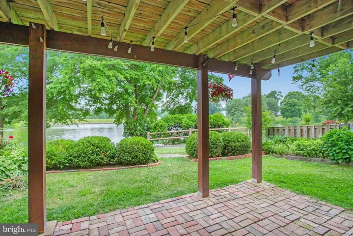 5522 Beaconsfield Ct, Burke, Virginia 22015