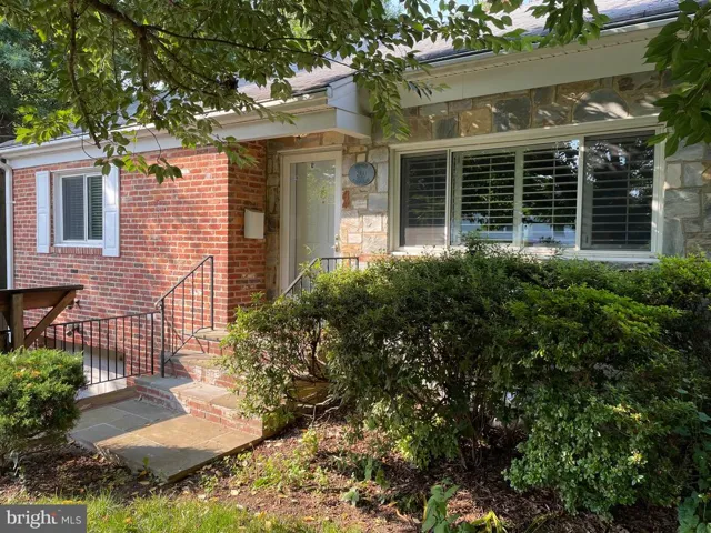 800 Ridge Pl, Falls Church, Virginia 22046