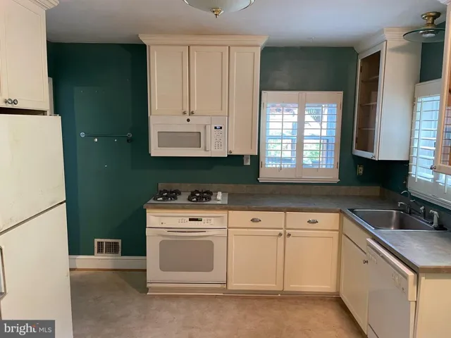 800 Ridge Pl, Falls Church, Virginia 22046