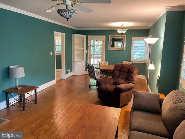 800 Ridge Pl, Falls Church, Virginia 22046