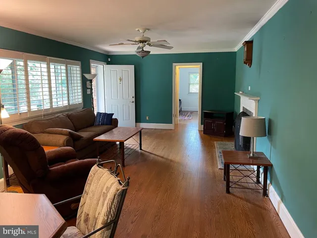 800 Ridge Pl, Falls Church, Virginia 22046
