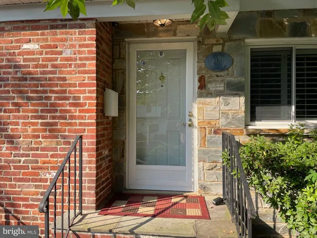 800 Ridge Pl, Falls Church, Virginia 22046